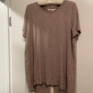 Split open back short sleeve top. Soft. NWT